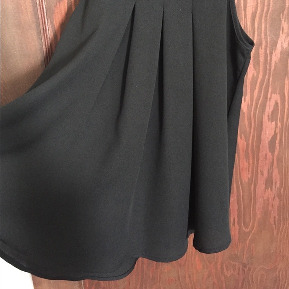 High neck black top - Picture 6 of 6